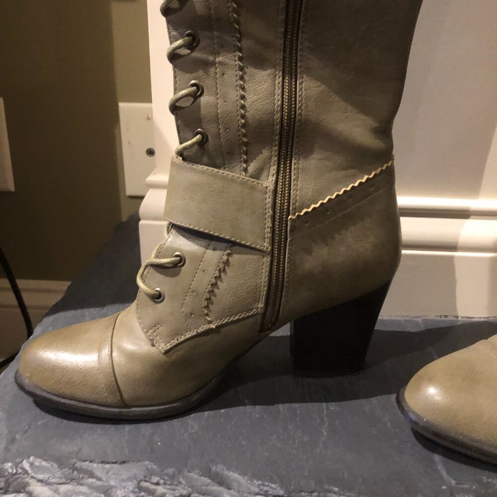 Dirty Laundry  Size 7.5, High Top,  Zip Up, Lace Up Tall Boots,  Faux Leather - Picture 4 of 10